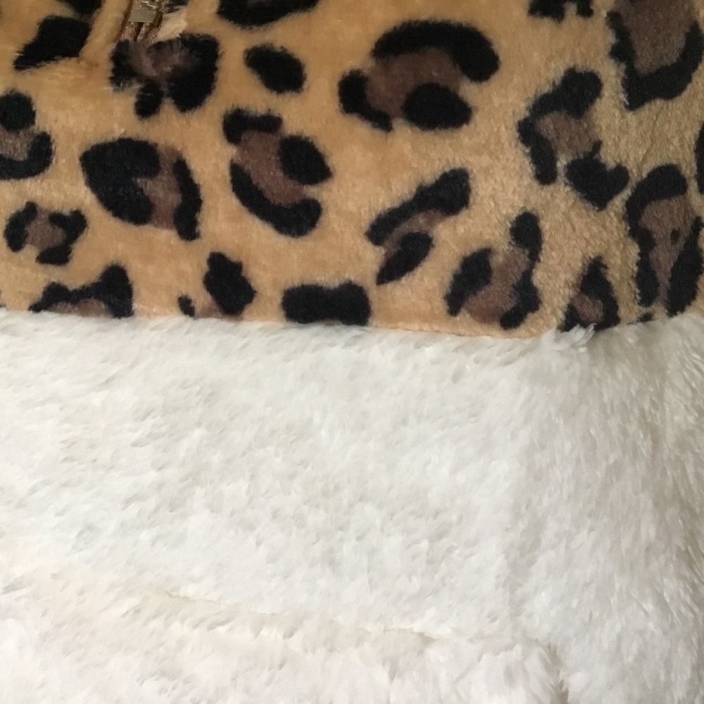 Ivory Fleece Pullover - Picture 5 of 8